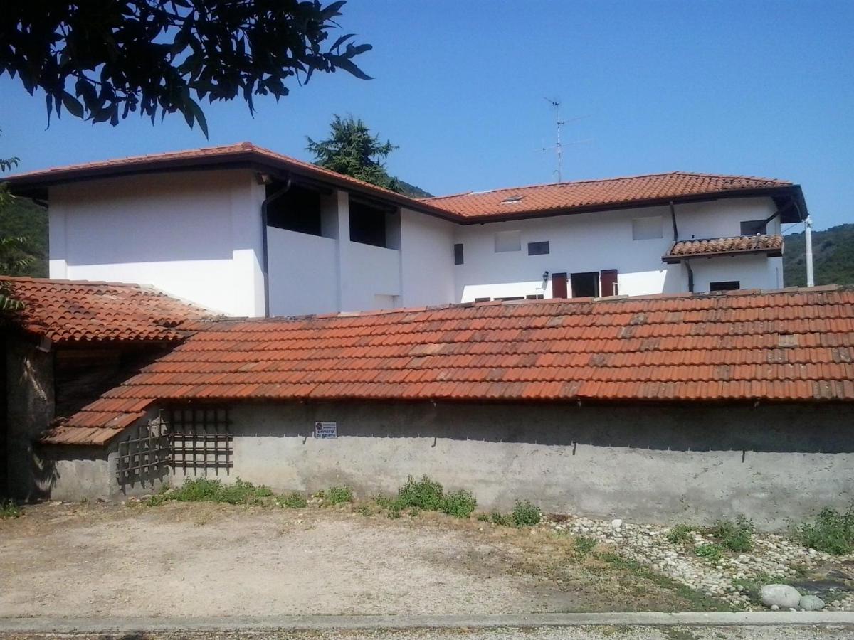 La Casa Bianca Apartment Roe Bagian luar foto