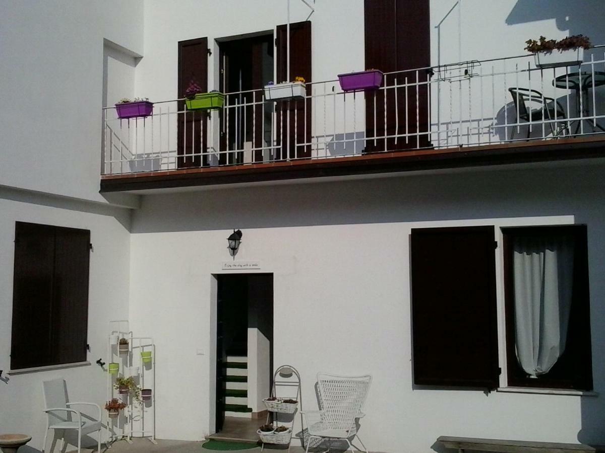 La Casa Bianca Apartment Roe Bagian luar foto